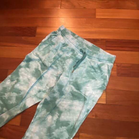 Old Navy Tie Dye Cloud Joggers size Medium - Picture 2 of 5